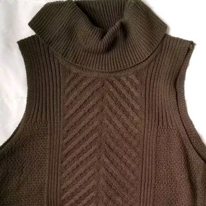 SOLD| Sleeveless Turtleneck Tunic Sweater